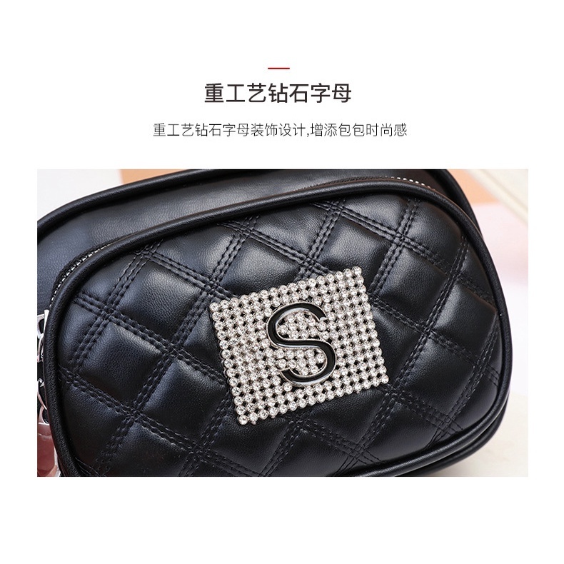 Túi xách nữ đeo chéo ba ngăn đựng vừa điện thoại, Túi xách nữ đeo vai đeo chéo  thêu phối chữ đính đá lấp lánh M235