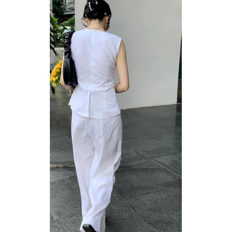 Áo Khue House linen vest new - tặng chân váy