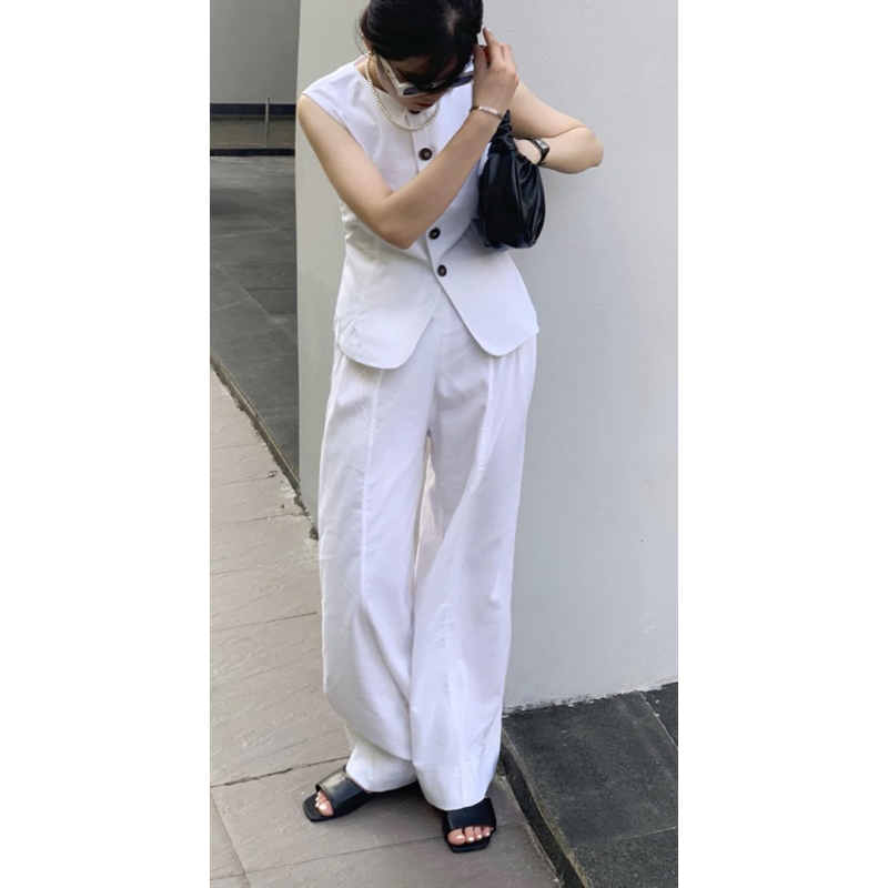 Áo Khue House linen vest new - tặng chân váy