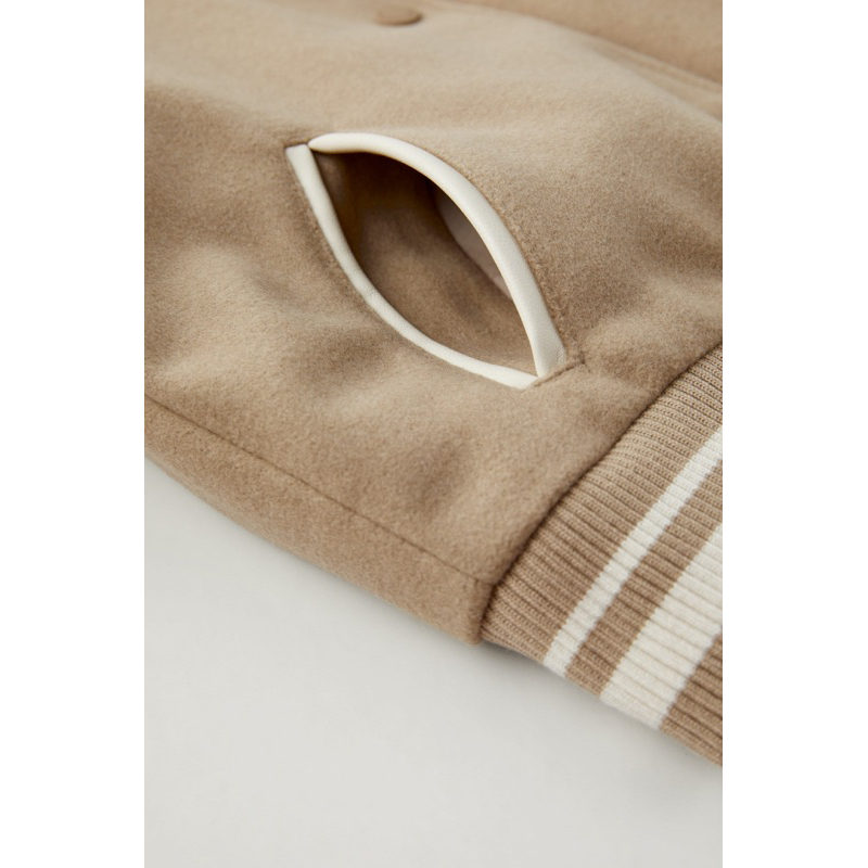 Bomber nâu chữ H cho bé