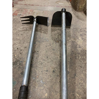 Cuốc xới đất tích hợp cào có cán sắt cứng chắc dài 50cm