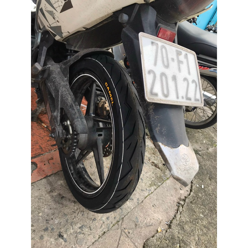 Gai Rosso Camel cho xe số bao đẹp và bao bám đường.