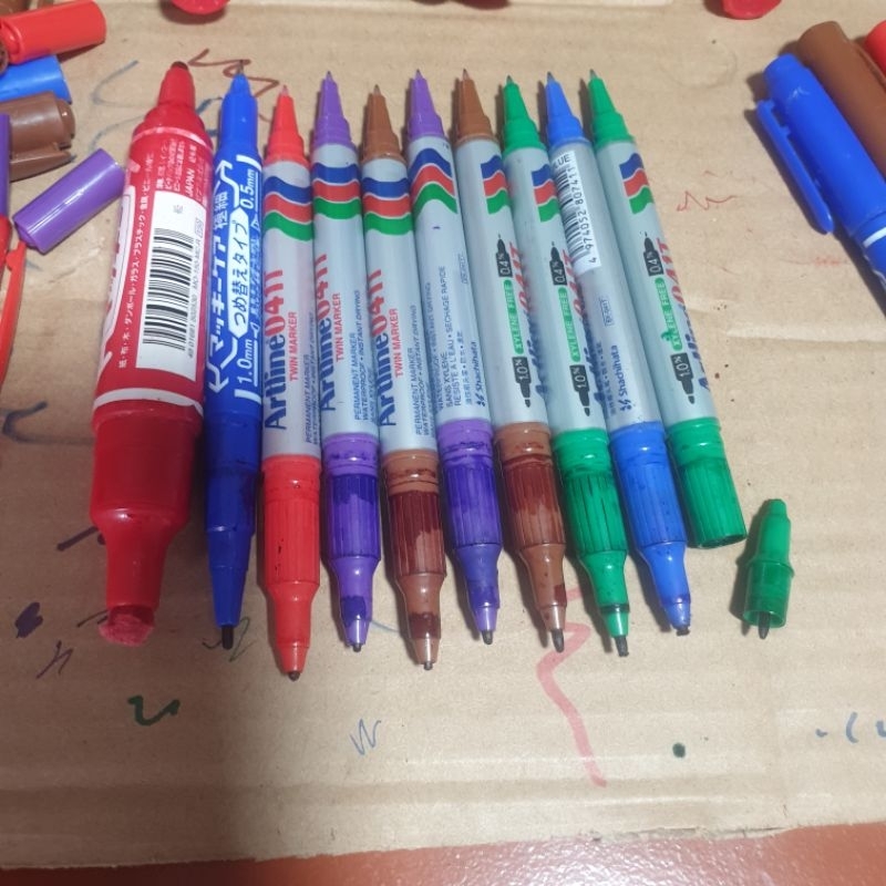 Bút lông dầu Artline 041T .