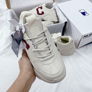 Giày sneaker M.L.B chữ C