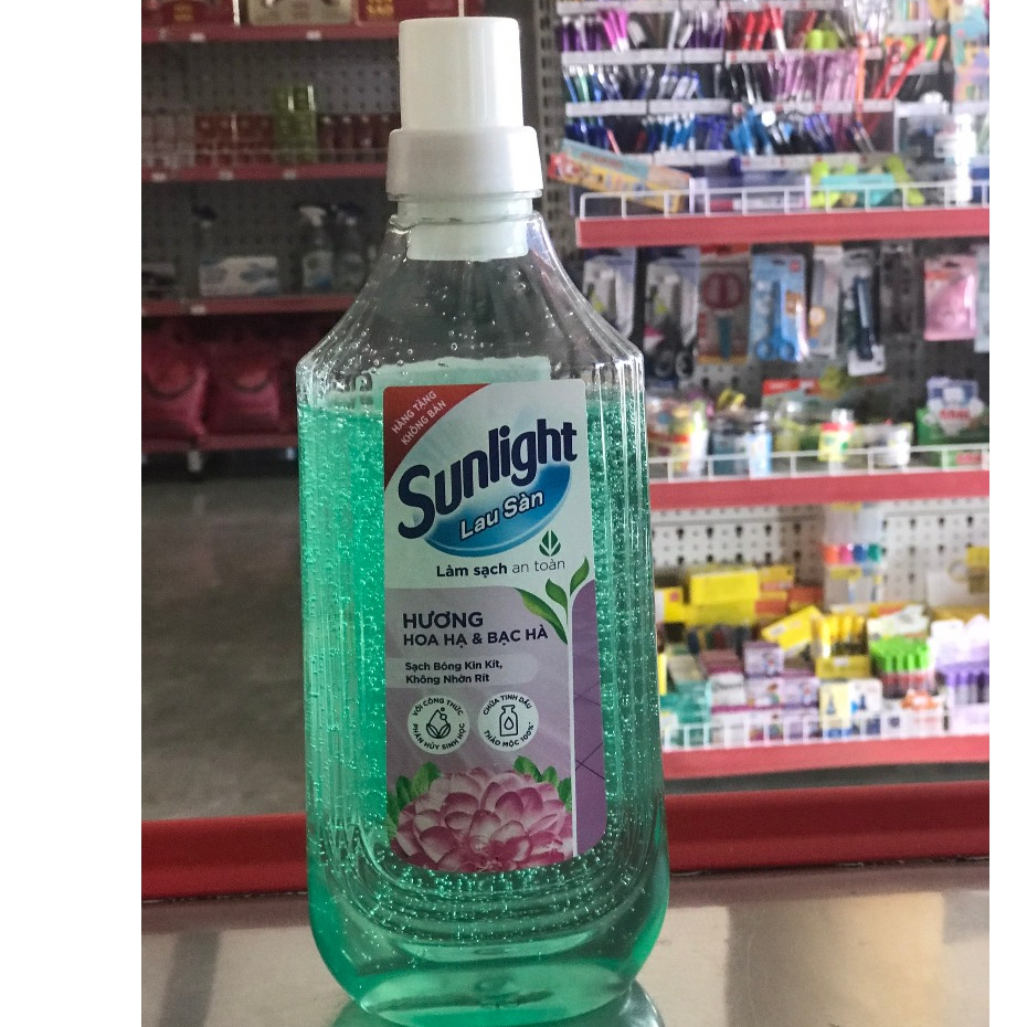 NƯỚC LAU SÀN SUNLIGHT HƯƠNG HOA HẠ & BẠC HÀ TINH DẦU THẢO MỘC 900G
