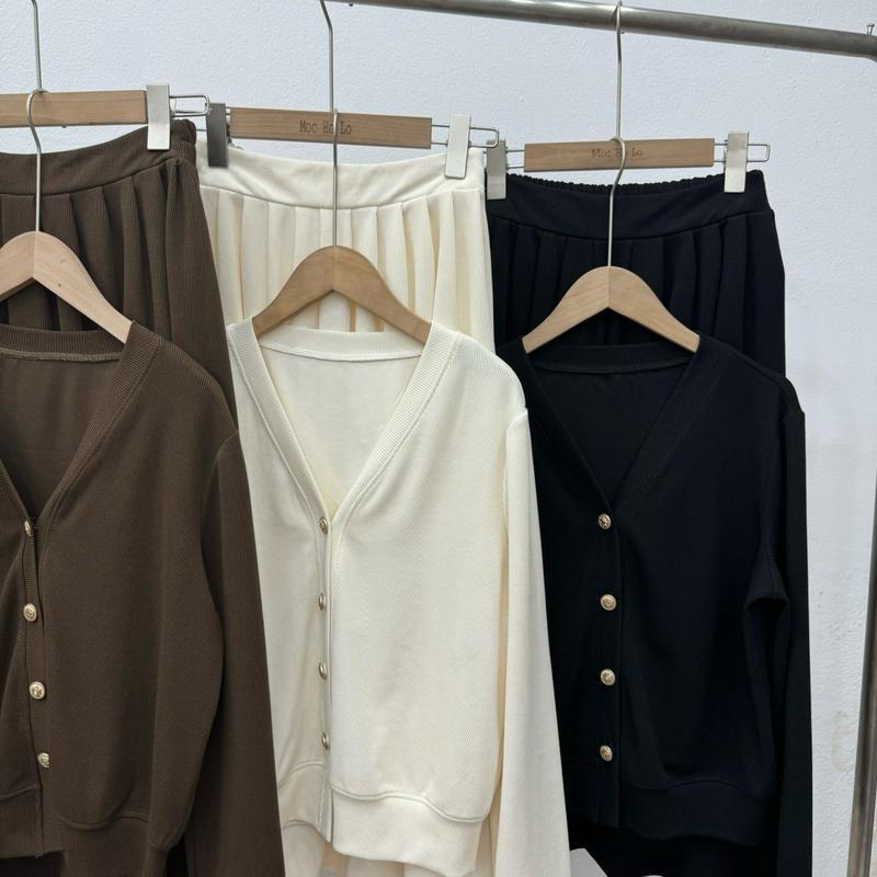 040 Set áo khoác kèm chân váy xếp ly chun sau
