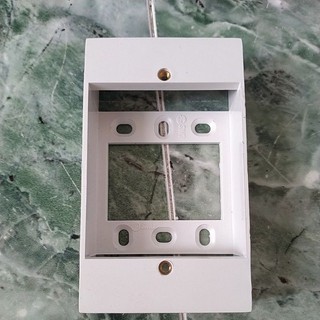 Ổ Cắm 3 Lỗ+ Đế Nổi VANLOCK SINO