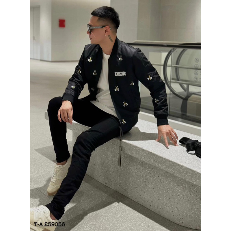 Áo khoác bomber trần bông thêu ong vàng dio,áo bomber hoạ tiết thêu hình ong trần bông 3 lớp siêu ấm