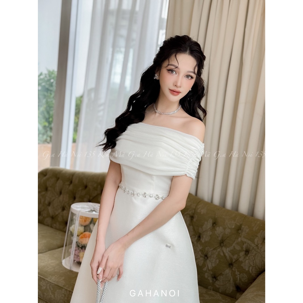 CENIA DRESS - Váy trắng trễ vai đính nơ đá sang chảnh tiểu thư.