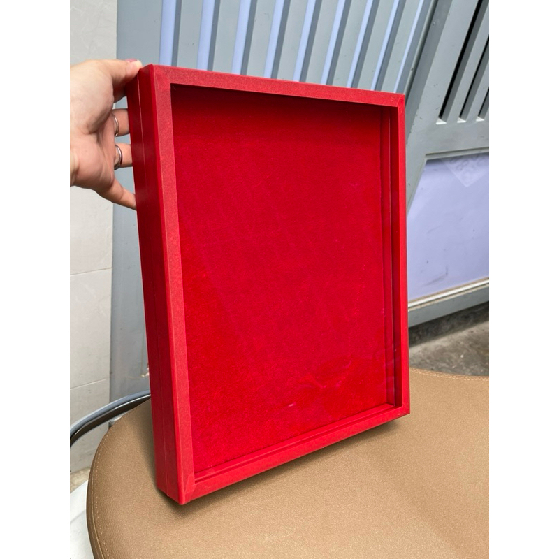 khay nhung nhỏ có nắp kính có 3size 16x23-23x31-27x33cm có 3 màu đen/đỏ/trắng