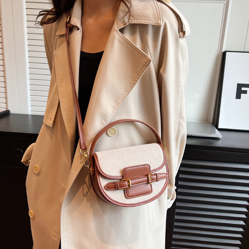 Túi đeo chéo phong cách công sở 11