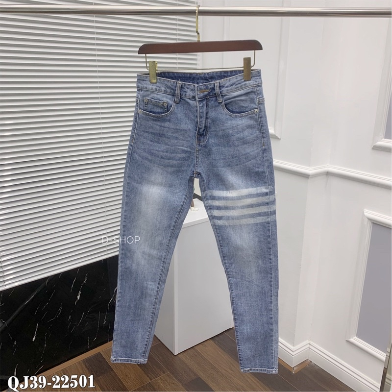 Quần JEANS THOME 4 Vạch Trắng Nam Quần bò nam Thom 4 sọc Trơn Phối Dập Kẻ Trắng Đùi hot trend 2023