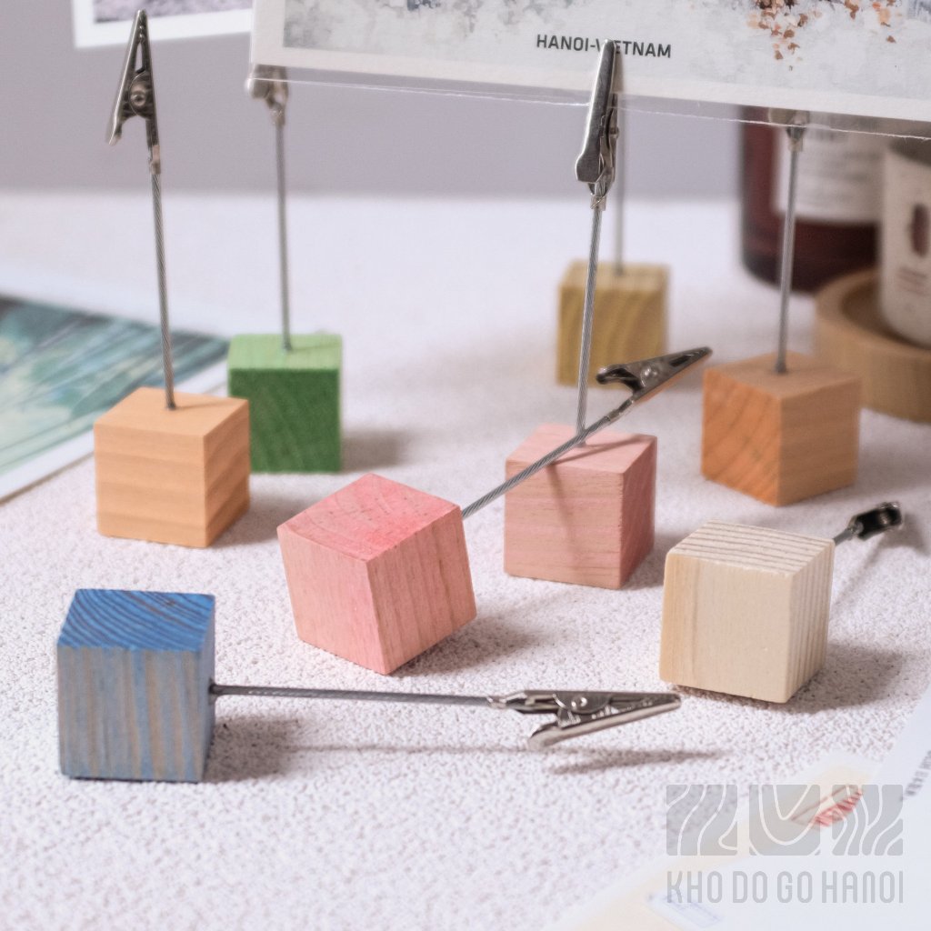 Đế kẹp ảnh polaroid, giấy note nhiều màu sắc , được thiết kế đơn giản đẹp mắt với chân đế bằng gỗ và đầu kẹp - khodogo