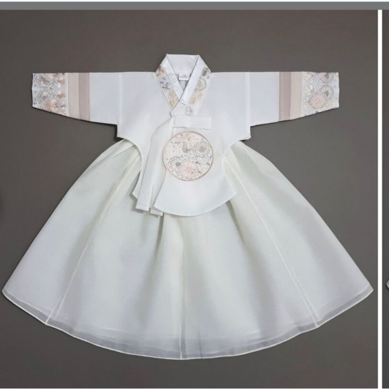Hanbok bé gái