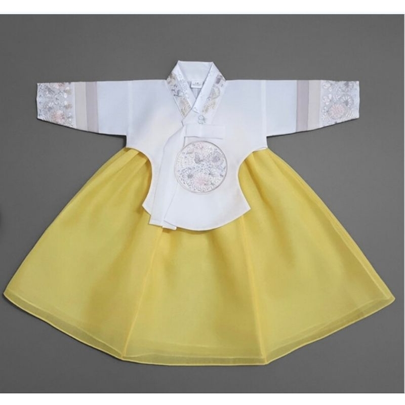Hanbok bé gái
