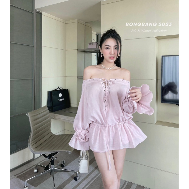 Váy trễ vai tay hoa thiết kế