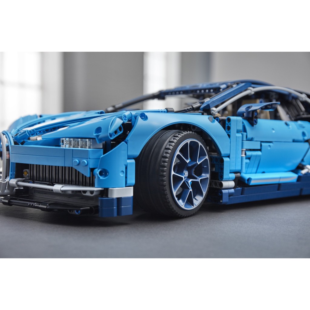 LEGO Technic 42083 Siêu xe Bugatti Chiron