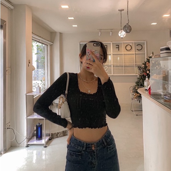 Áo Croptop Tay Dài Viền Ren Nữ Tính - Chuly