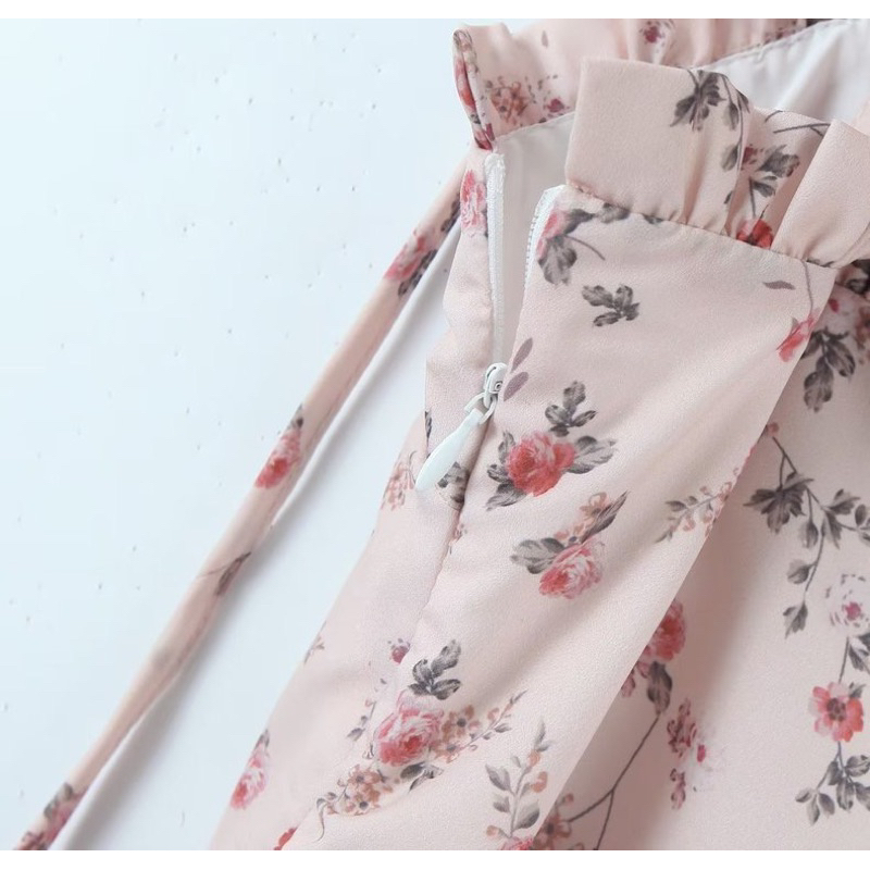 Set cardigan trắng croptop + váy hoa nhí Doona Bae Suzy