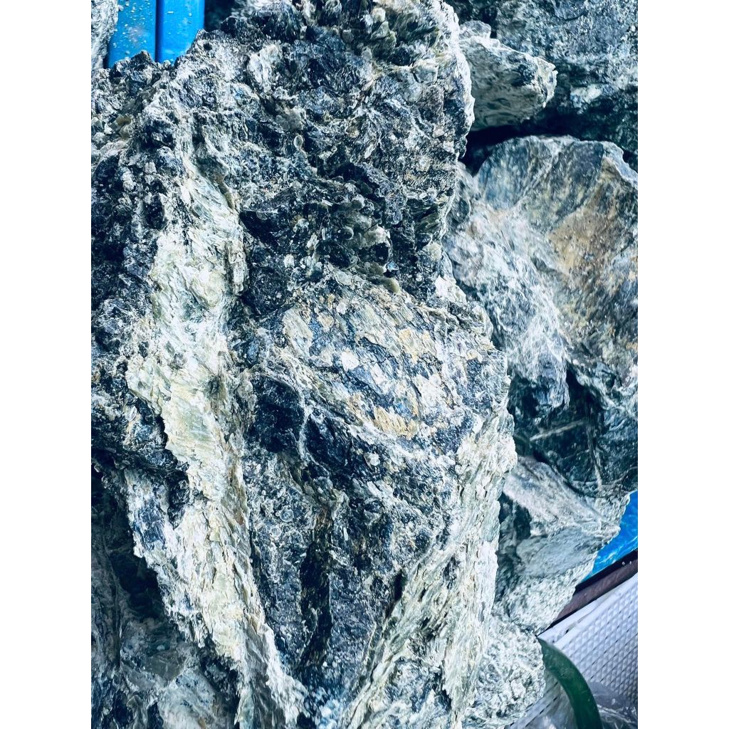 ĐÁ NHAM ĐEN GÂN TRẮNG, VÂN ĐÁ SẮC XẢO  - DÙNG CHO HỒ CÁ, HỒ THỦY SINH