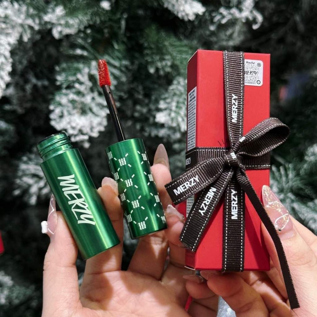 Son kem Merzy Another Me The First Velvet Tint màu V6 Xanh lá cây