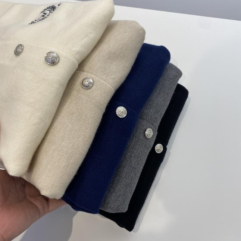 Áo cardigan khuy bạc thêu ngực