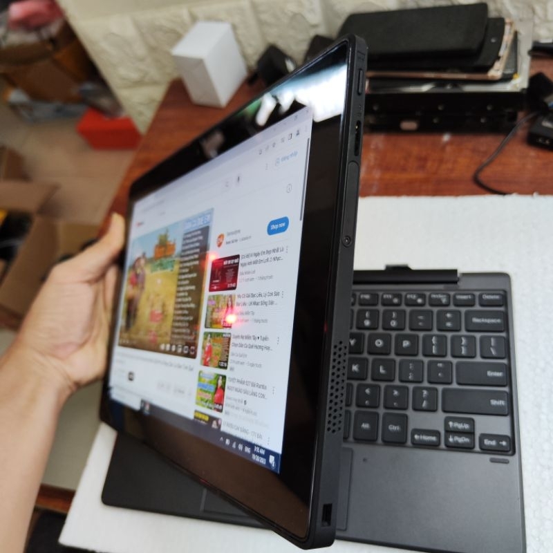 Máy tính bảng lai laptop Dell Venue 10 Pro - tặng kèm Dock Bàn phím