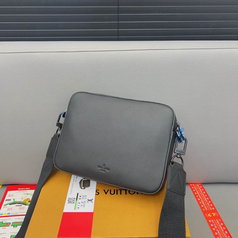 Túi Da Đeo Chéo Cầm Tay Lờ Vờ Phiên Bản Cao Cấp Kèm Hộp Dành Cho Giới Trẻ