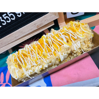 Bánh bông lan trứng muối sốt phô mai + sốt dầu trứng