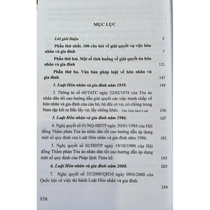 Sách - 100 Câu Hỏi Về Giải Quyết Vụ Việc Hôn Nhân Và Gia Đình Tại Tòa Án