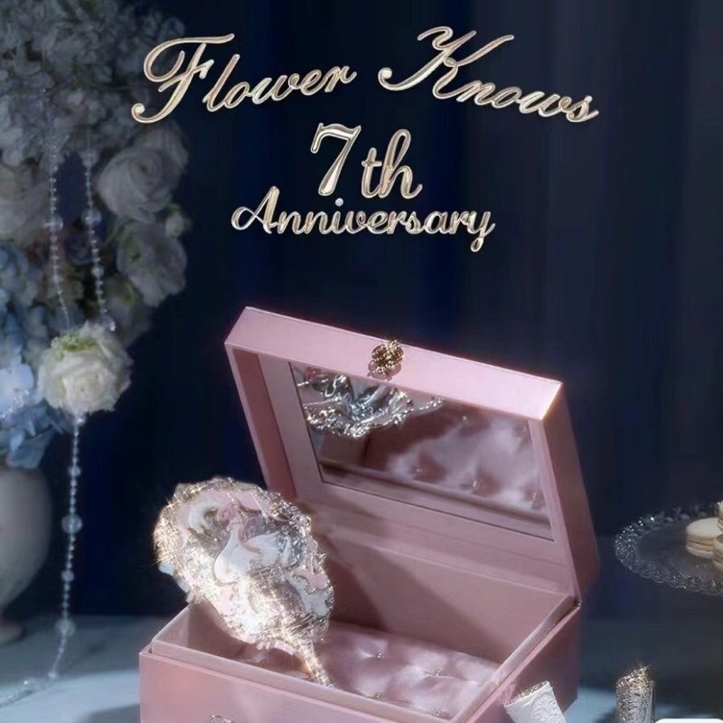 Cốp kỷ niệm 7 năm Flower knows