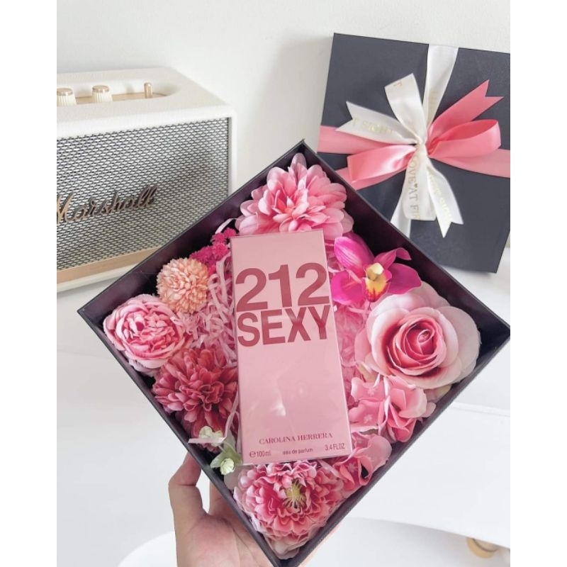 Nước hoa nữ 212 hương thơm quyến rũ gợi cảm lôi cuốn.