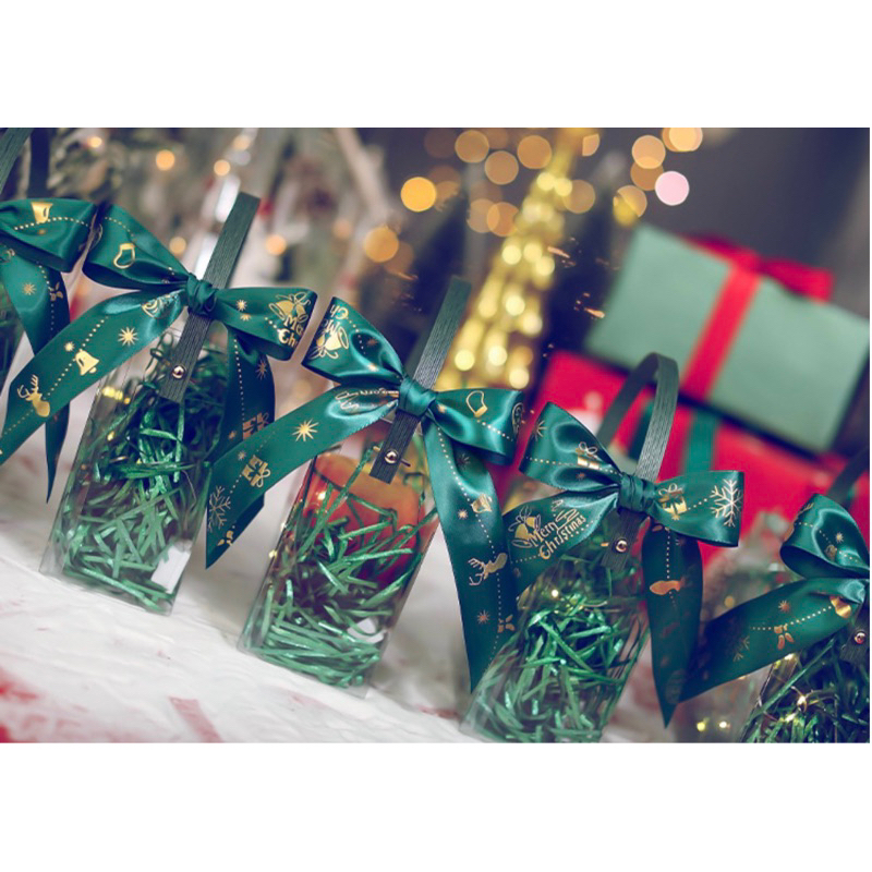 Hộp trong hình vuông giáng sinh kèm phụ kiện có 2 kích thước