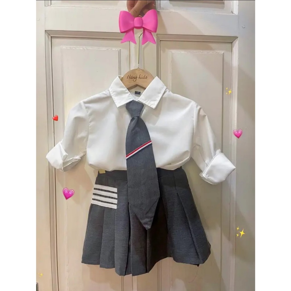 Set 4 chi tiết màu xám xinh xắn cho bé gái