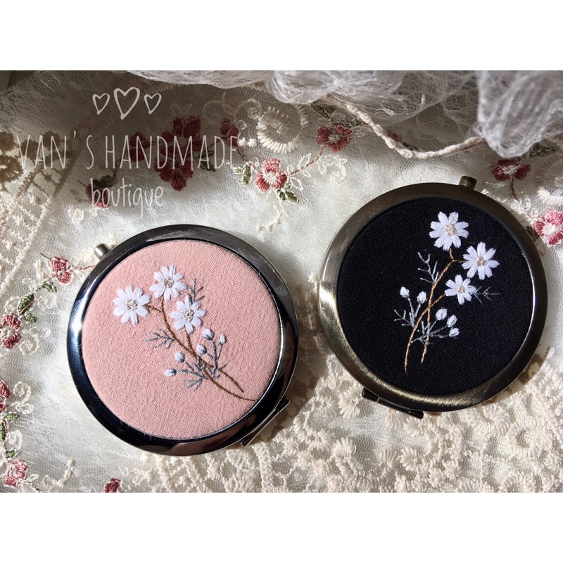 Gương mini handmade thêu tay cành cúc. Quà tặng handmade