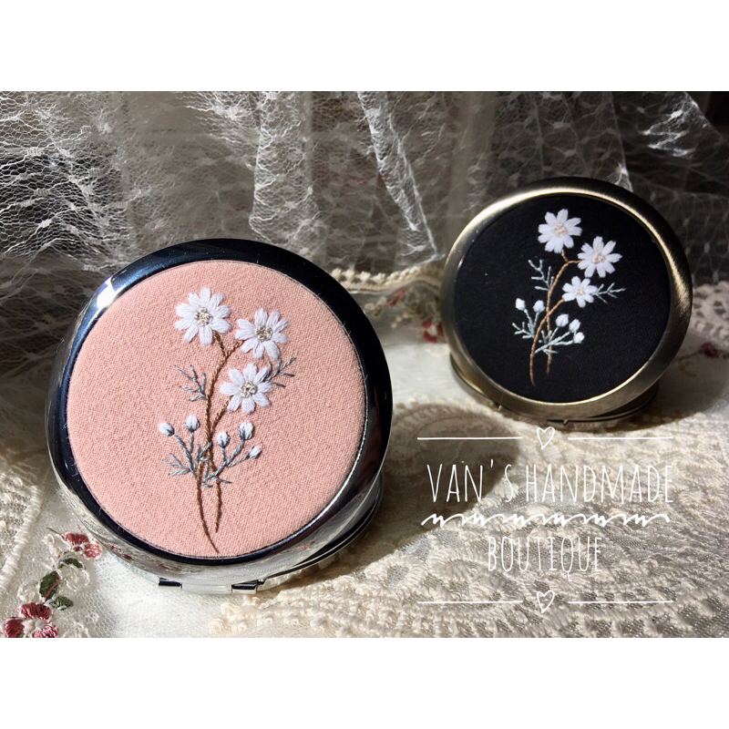 Gương mini handmade thêu tay cành cúc. Quà tặng handmade