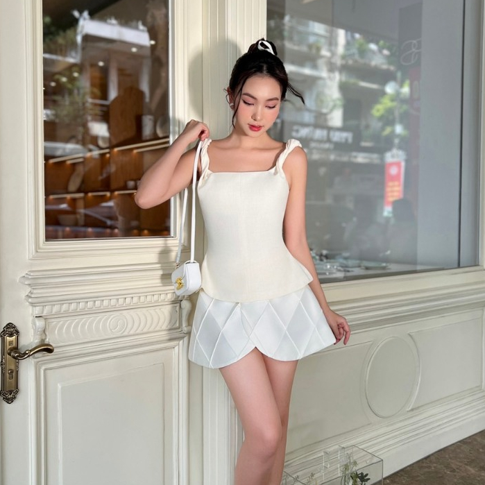 Chân váy ngắn nữ chữ A đắp tà chạy li vuông