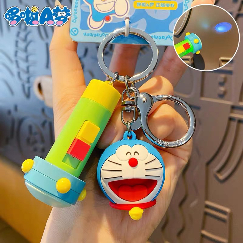 Móc khoá Doraemon có đèn pin chiếu sáng