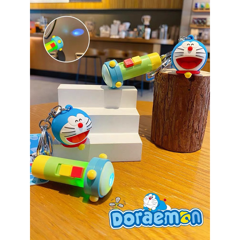 Móc khoá Doraemon có đèn pin chiếu sáng