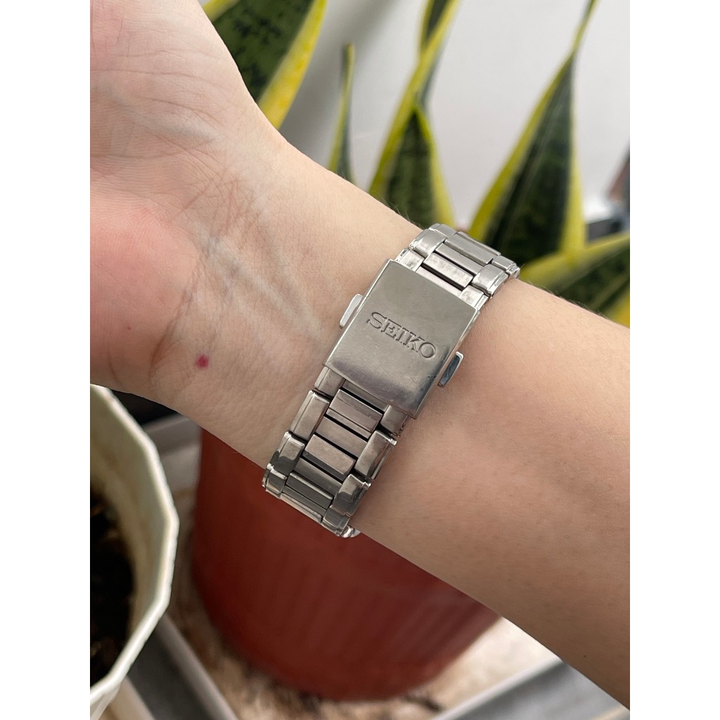 Đồng hồ nam Seiko titanium kính saphia pin năng lượng hàng Si