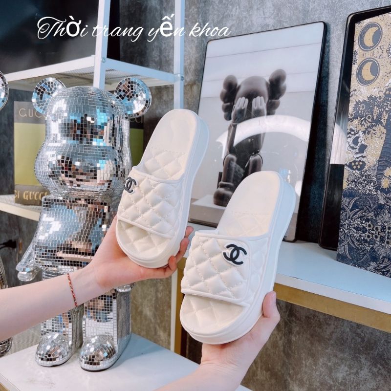 Dép Sục Quai Hậu Nữ Tiểu Thư Gắn kèm Sticker