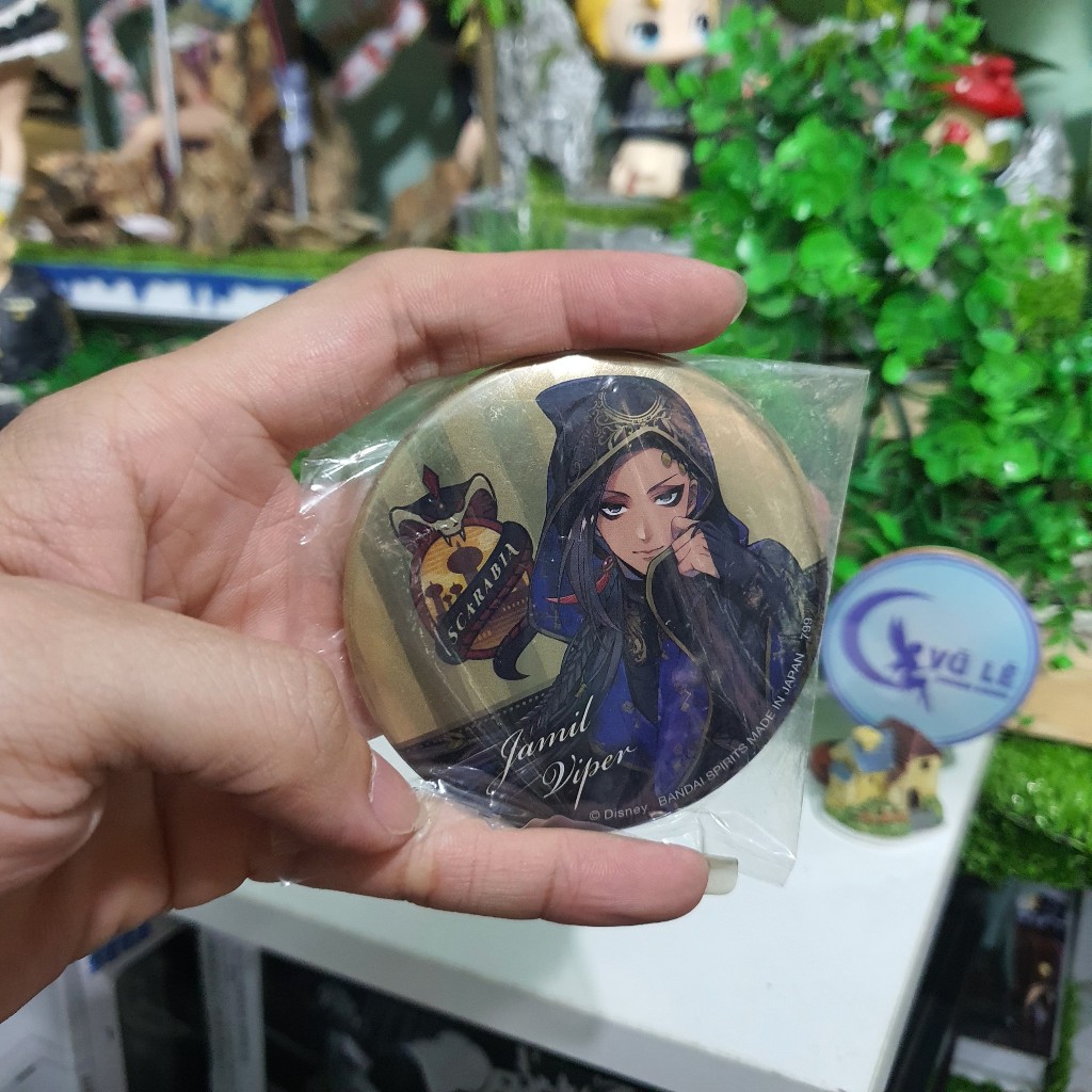 Badge Twisted Wonderland chính hãng Bandai, huy hiệu in hình nhân vật Twisted Wonderland, Disney Japan - VuLeGoods