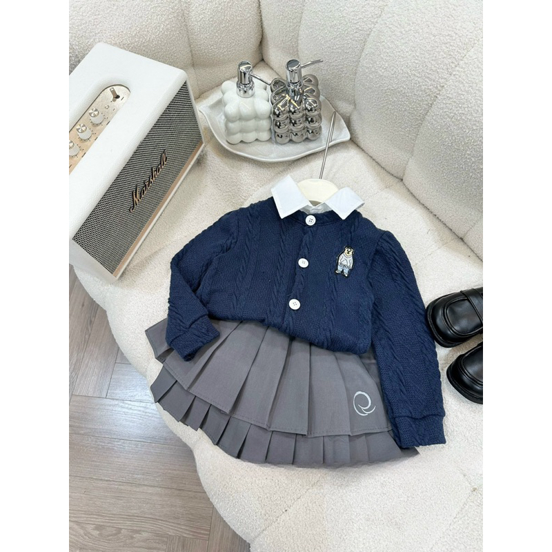 Váy bé gái, set 3ct: áo len thừng mềm hình gấu Polo, cổ sơ mi và chân váy xếp ly cho bé 12-30kg