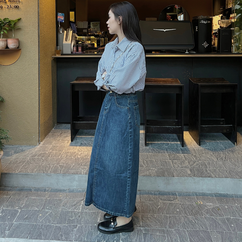 Chân váy jean bò xẻ tà sau dáng dài chữ A V10