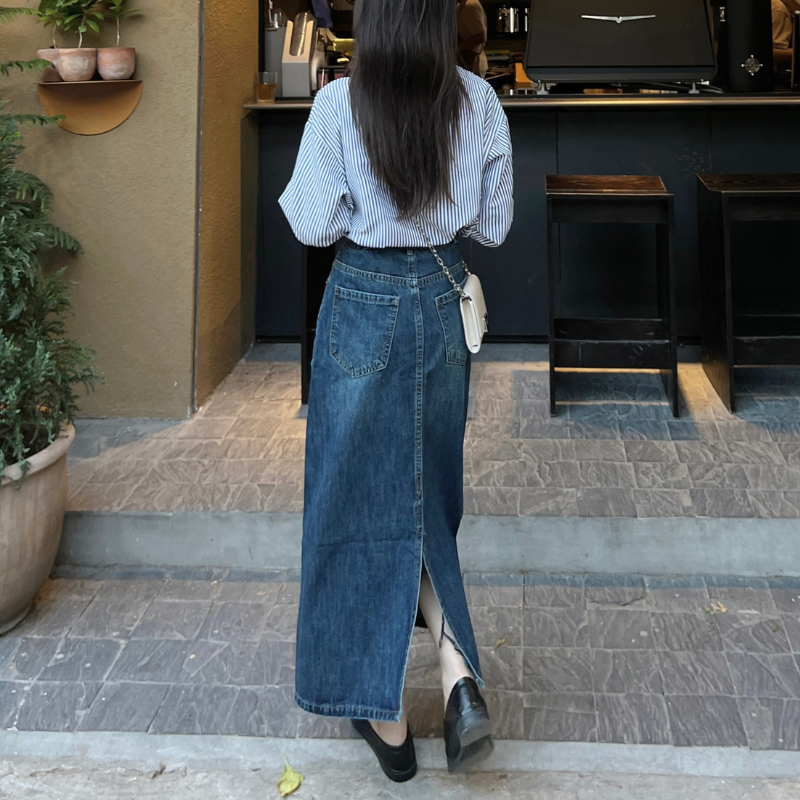 Chân váy jean bò xẻ tà sau dáng dài chữ A V10