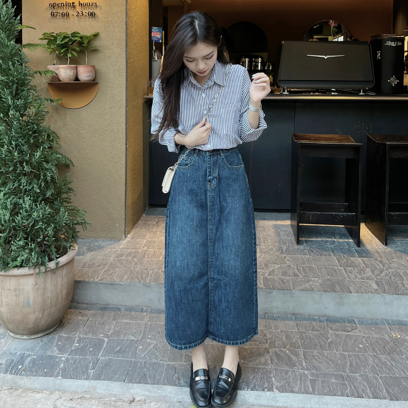 Chân váy jean bò xẻ tà sau dáng dài chữ A V10