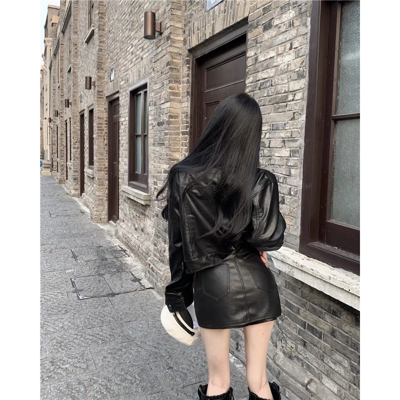 Áo dạ + chân váy da thời trang cá tính