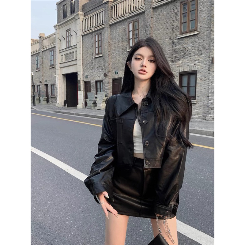 Áo dạ + chân váy da thời trang cá tính