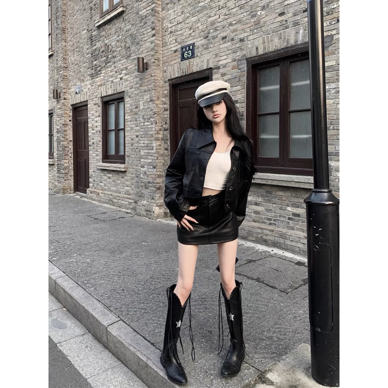 Áo dạ + chân váy da thời trang cá tính