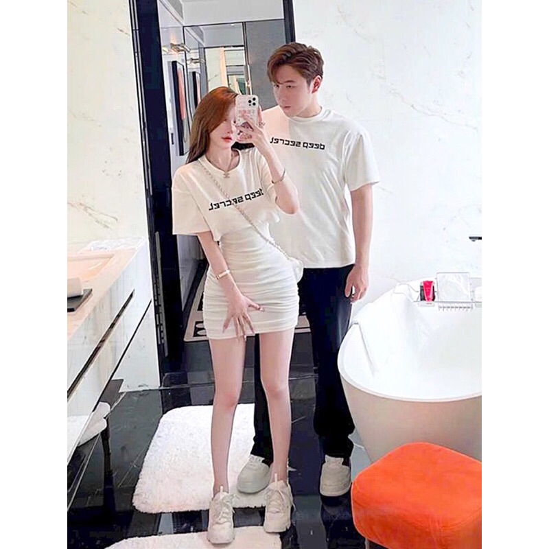 Váy thun đôi nam nữ cổ tròn trống lưng khoét eo tôn dáng in chữ dễ thương